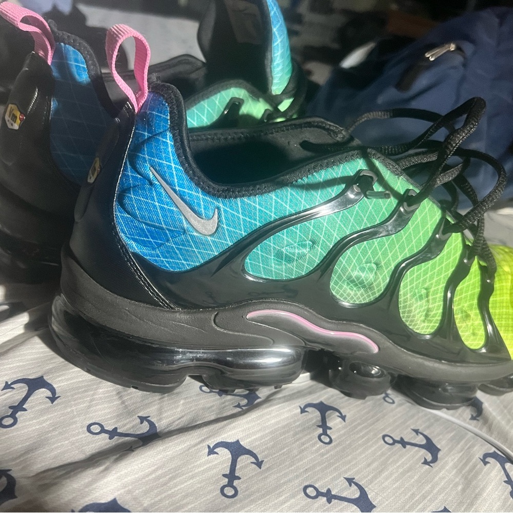 Nike aurora greenVaporMax